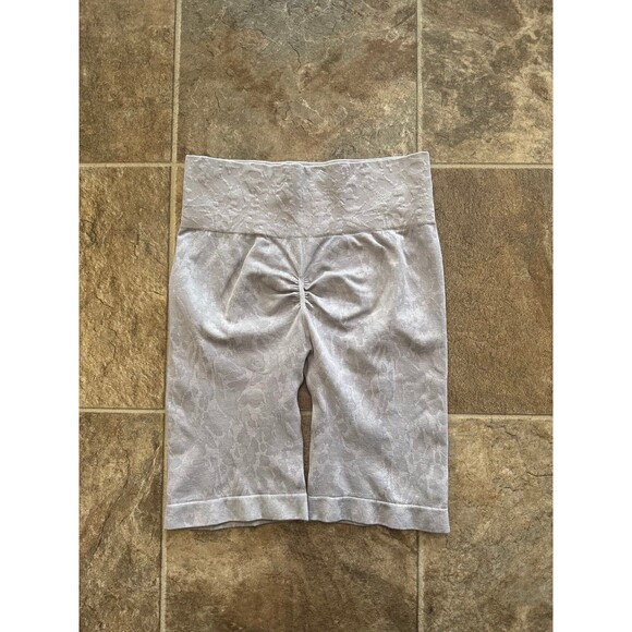 Gymshark Adapt Animal Seamless Cycling Shorts Butterfly Grey Size Medium - Picture 5 of 8